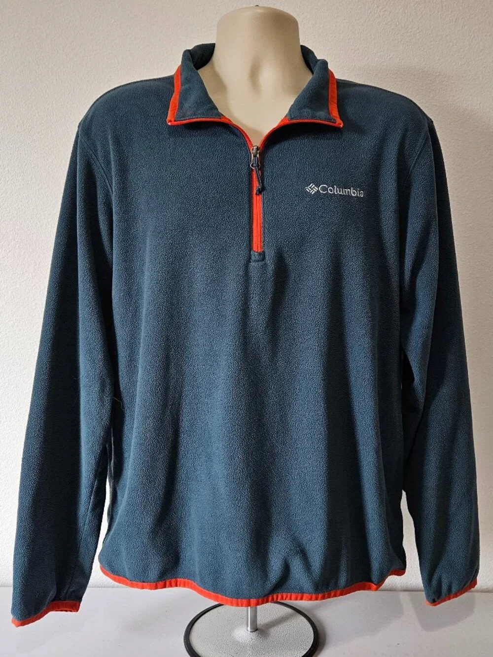 Columbia Sportswear Quarter Zip Lightweight Long Sleeve Fleece Pullover - Picture 3 of 13